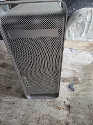 Torre de ordenador Apple Plata