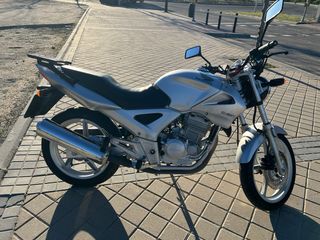 Honda CBF 250 Plata
