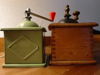 2 Molinillos Café Antiguos Elma