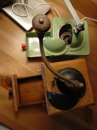 2 Molinillos Café Antiguos Elma