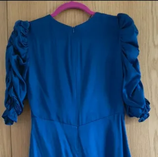 Mono invitada mangas abullonadas azul