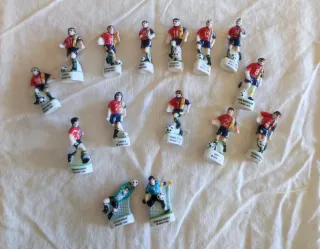 15 Figuritas distintas de Fútbol Porcelana Colecci