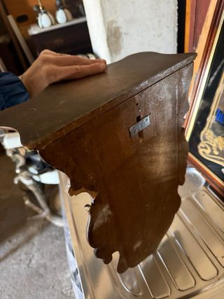 Mensula de madera tallada antigua