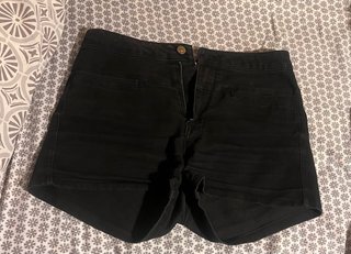 Shorts vaqueros negros tiro alto