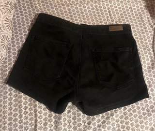 Shorts vaqueros negros tiro alto