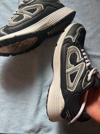 Zapatillas Dior B30 Negras y Blancas.