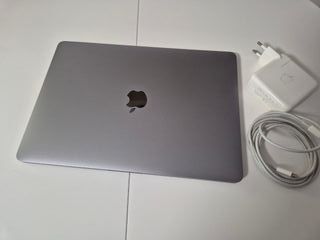 MacBook Pro 13'' 2017 Touch Bar i5 8GB 256GB