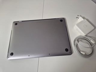 MacBook Pro 13'' 2017 Touch Bar i5 8GB 256GB