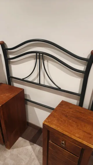 2 Mesitas de noche madera maciza