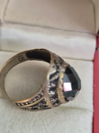 Anillo en plata 926 con piedra negra y detalles do