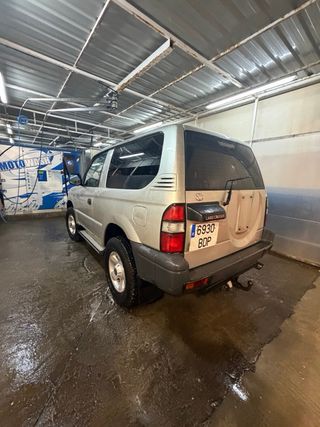 Toyota Land Cruiser 90 2001