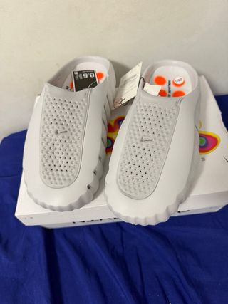 Chanclas Nike Mind Grises