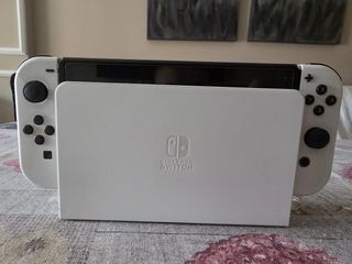 Nintendo Switch OLED Blanca y Negra