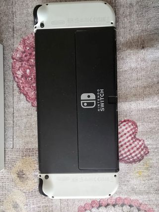 Nintendo Switch OLED Blanca y Negra