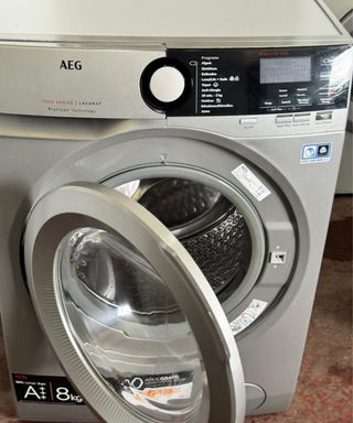 LAVADORA AEG DE 8 KILOS EN INOX A+++