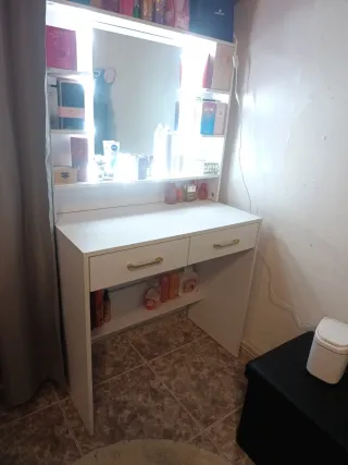 Tocador Blanco con Luces LED y Cajones