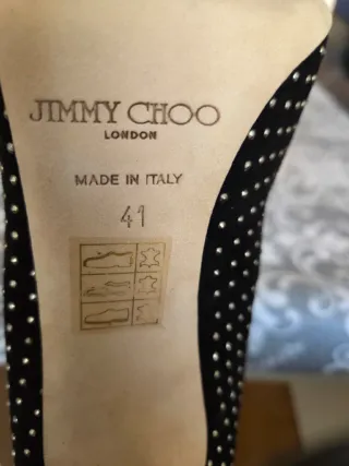 Zapatos tacón Jimmy Choo negros con tachuelas