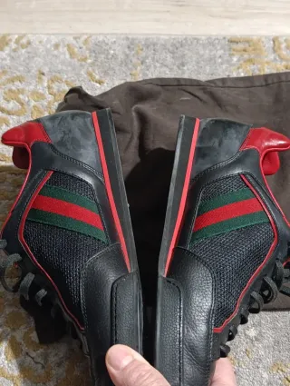 Zapatillas Gucci Negras y Rojas