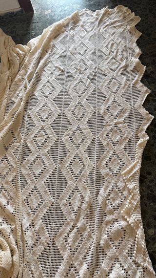 Colcha de ganchillo beige
