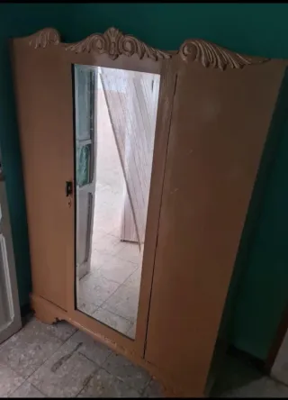 Armario vintage madera y cristal