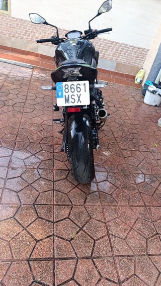 Kawasaki Z900 Negra y Verde