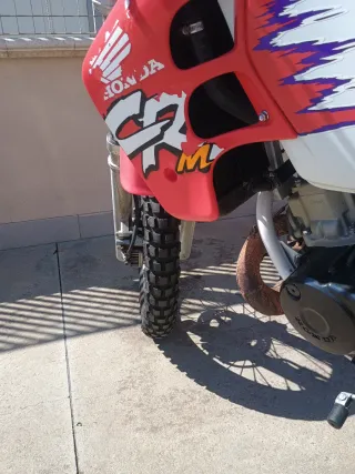 Honda Enduro Moto Rossa/Bianca