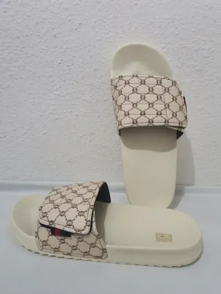 Sandalias Beige Hombre