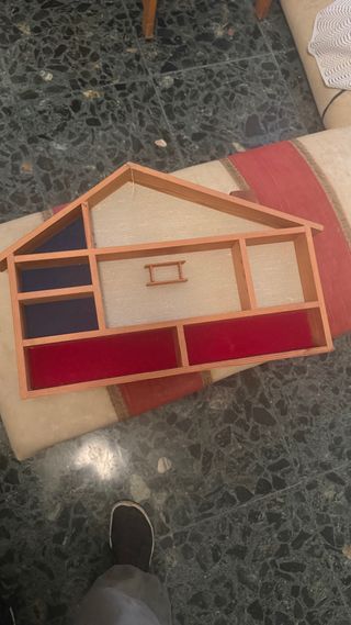 Estantería decorativa casita
