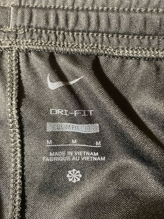 Pantalones cortos Nike negros y grises