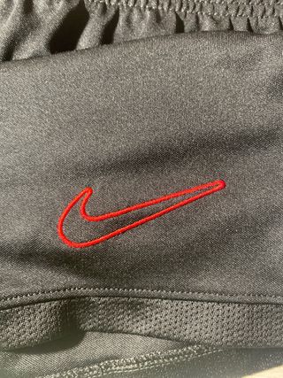 Pantalones cortos Nike negros y grises