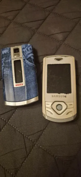 Cellulari Samsung Beige e Blu