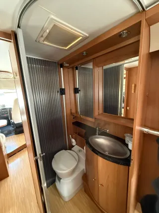 Autocaravana integral cama Isla
