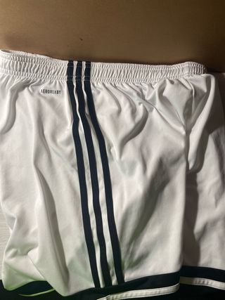 Pantalones cortos Adidas blancos y negros