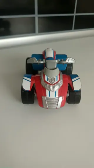 Moto de la Patrulla Canina en buen estado.