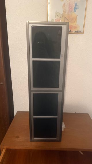 Cajonera metálica con puertas de cristal