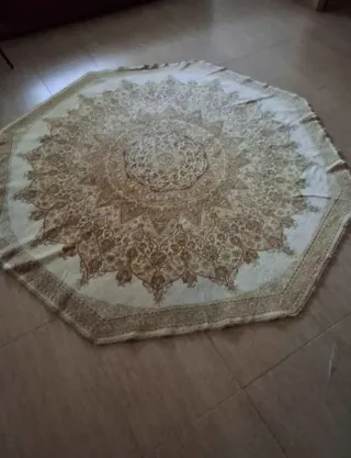 Alfombra redonda diseño oriental beige y oro