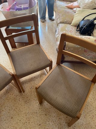 Mesa extensible y 4 sillas madera