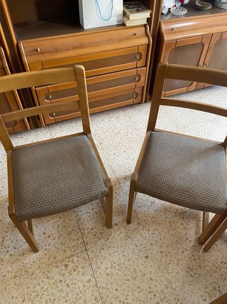 Mesa extensible y 4 sillas madera