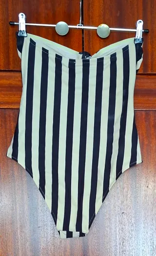 Bañador Oysho a rayas beige y negro talla 38