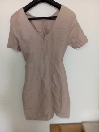 Vestido beige elegante con cinturón.corte ingles