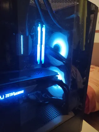 PC Gaming 2K Negro y Morado