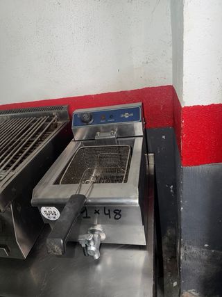 Freidora Eléctrica 5L eléctrica en buen estadl