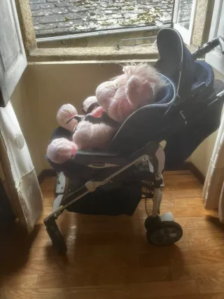 Carrito de bebé Chicco con accesorios