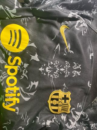 Camiseta FC Barcelona Nike Negra y Dorada