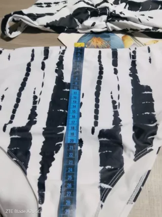 Costume due pezzi fantasia bianco e nero