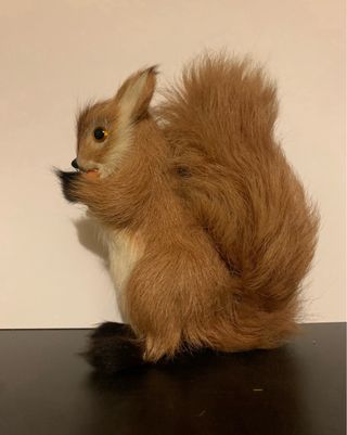 Statuetta scoiattolo peluche