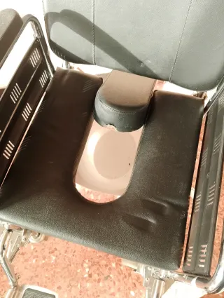 Silla de baño acolchada para mayores