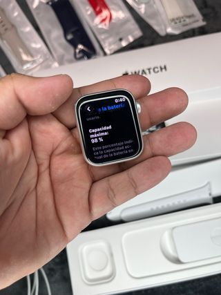 Apple Watch SE GPS 2ªGen 40mm aluminio con correas