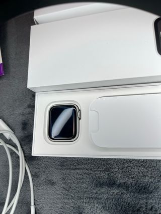 Apple Watch SE GPS 2ªGen 40mm aluminio con correas