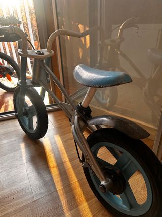 Bicicleta de equilibrio infantil